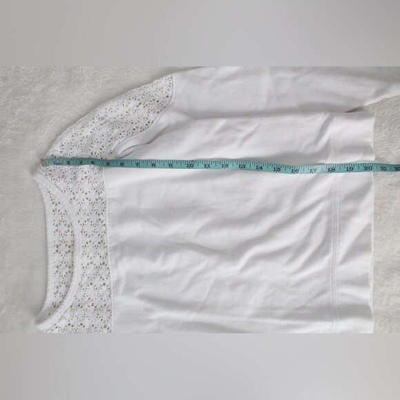 Lace shoulder sweater - Picture 4 of 6